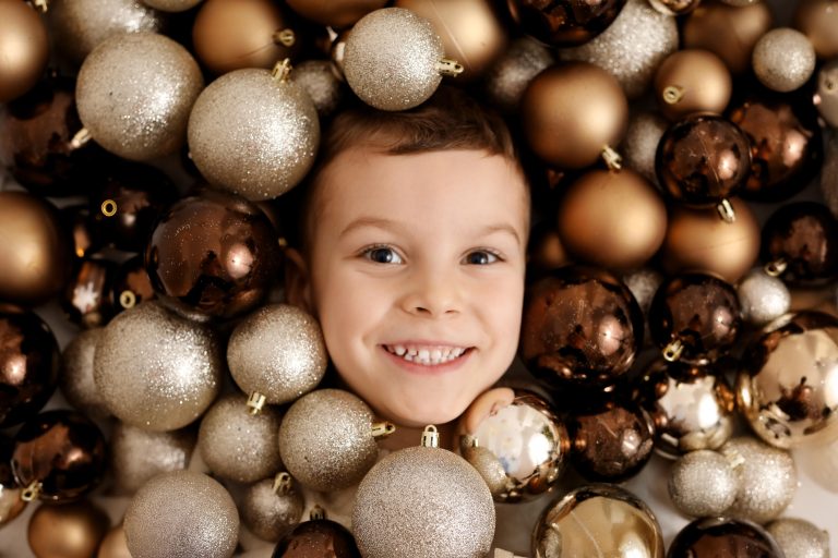 sesja świąteczną w bombkach piła